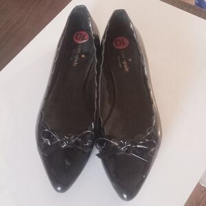 KATE SPADE NEW YORK-Eleni Flex Scalloped Ballerina Flat-Black Patent-Size 10